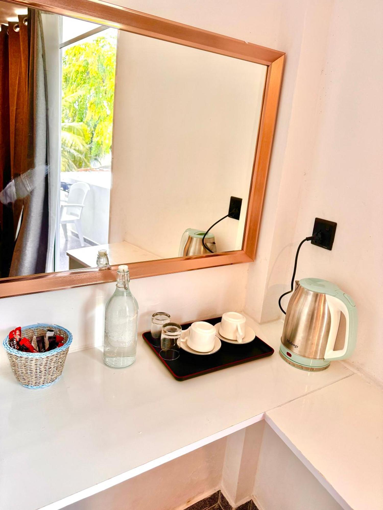Sands Garden Hotel Thoddoo Exterior foto